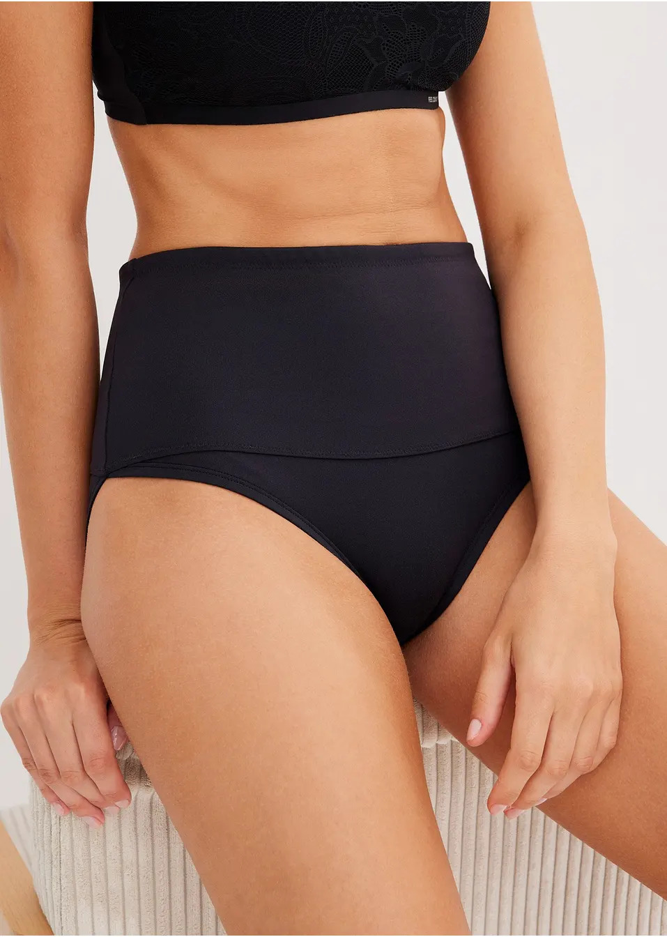 Ισοθερμικό σλιπ σύσφιγξης με ελαφρύ αποτέλεσμα σμίλευσης-bpc bonprix collection - Nice Size