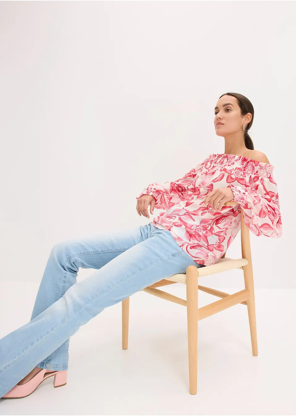 Εμπριμέ μπλούζα με ακάλυπτους ώμους-bonprix