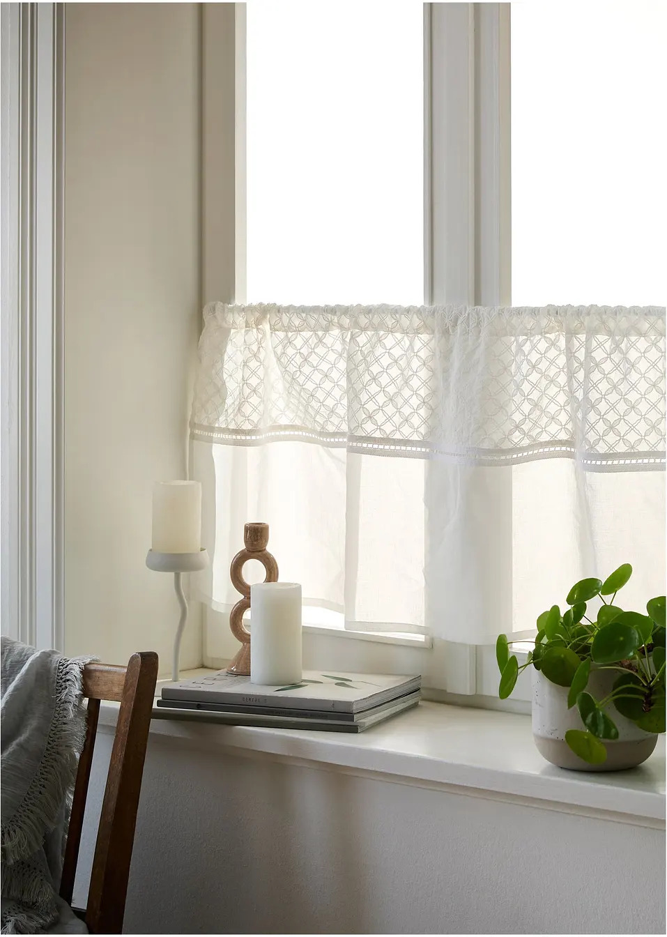 Κουρτινάκι με κεντήματα από βιολογικό βαμβάκι-bonprix