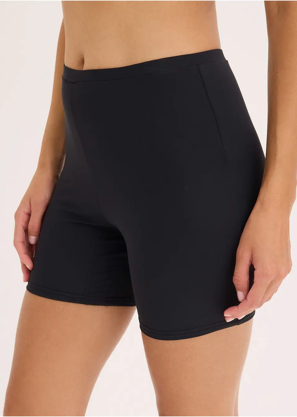 Εφαρμοστό μποξεράκι σε μεσαίο μήκος (συσκευασία των 4)-bonprix