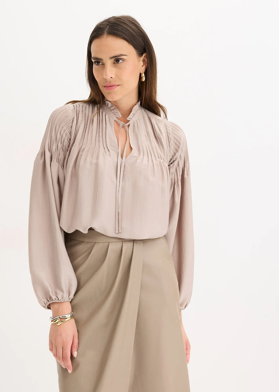 Τουνίκ από γυαλιστερό σατέν με ραμμένες πιέτες-bonprix