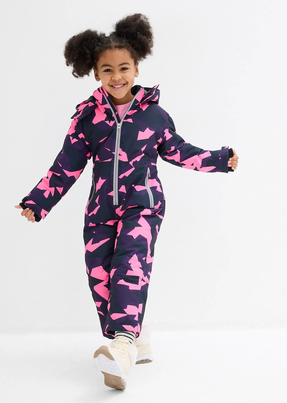 Υδατοαπωθητική ολόσωμη φόρμα για το χιόνι με αποσπώμενη κουκούλα-bonprix